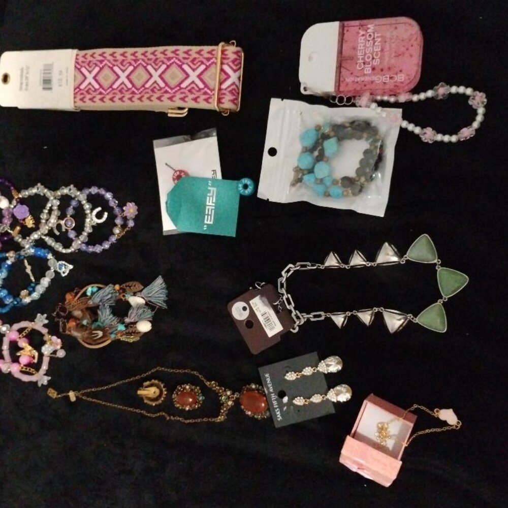 Jewelry Bundle - Picture 12 of 14
